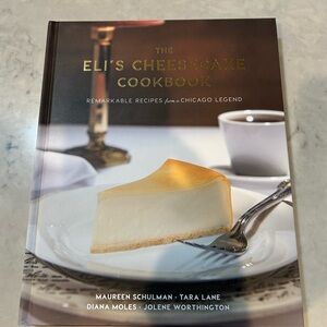 Cheesecake Cookbook - Remarkable Recipes